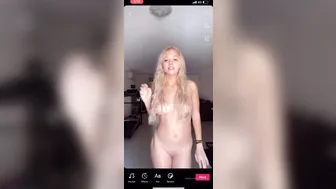 breelouisexoxo onlyfans put two fingers into her anus