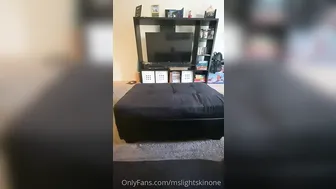 mslightskinone onlyfans thick blonde body masturbates pussy