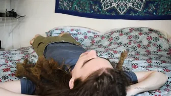 chezzaluna onlyfans busty bitch jumps on phallus