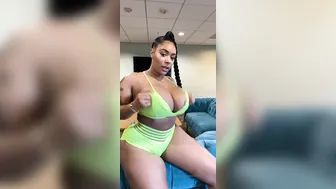 creolebarbieeee onlyfans Sexy small