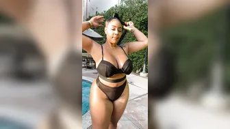 creolebarbieeee onlyfans skinny squirt stretches the vagina