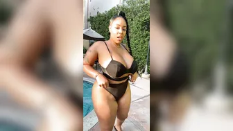 creolebarbieeee onlyfans skinny squirt stretches the vagina