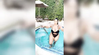 creolebarbieeee onlyfans blonde darling seductively rubs her cunt