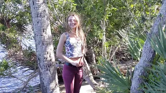 chezzaluna onlyfans gorgeous bitch strips and jerks off