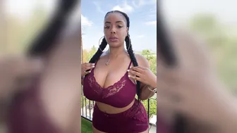 creolebarbieeee onlyfans big boobed chick jerking off her cunt