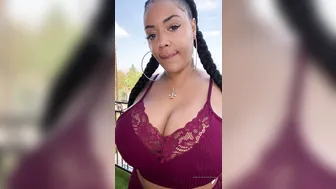 creolebarbieeee onlyfans big boobed chick jerking off her cunt