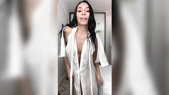 beabeatrice onlyfans busty  cam girl  masturbates cunt