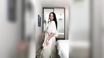 beabeatrice onlyfans busty  cam girl  masturbates cunt
