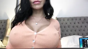 beabeatrice onlyfans painted bitch gently pulls pussy