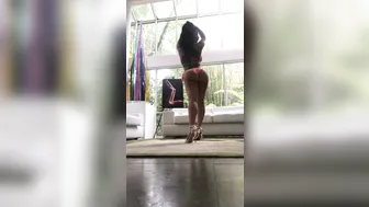 romi_rain onlyfans with a toy in the pussy
