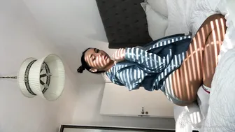 beabeatrice onlyfans experienced slut caresses intimate places