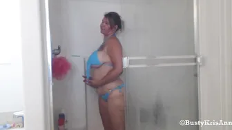bustykrisann onlyfans housewalker reveals her delicious body