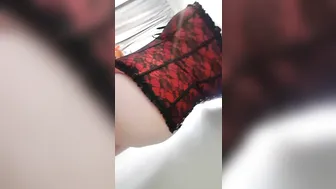 maturebustymilf onlyfans elite woman pulls a cap