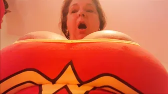 carriemoon onlyfans amused with the toy