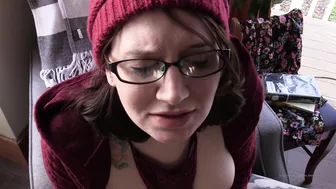 bettie_bondage onlyfans petite slut masturbates with her fingers