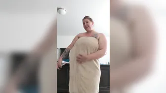 bustykrisann onlyfans beauty fucks her holes with dildos