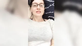 bettie_bondage onlyfans big breasted female - pussy fingers