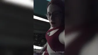 bettie_bondage onlyfans crazy beauty takes off her red dress