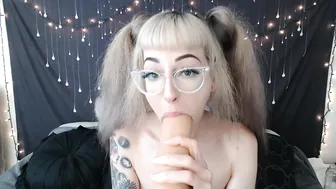 Elle onlyfans Blonde in