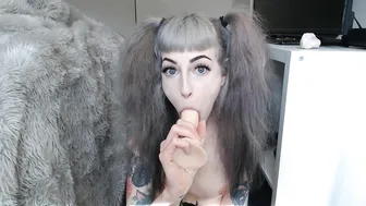 Elle onlyfans Chic schoolgirl