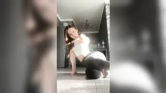 ellieleen1 onlyfans lustful beauty with tattoos fucks both slits