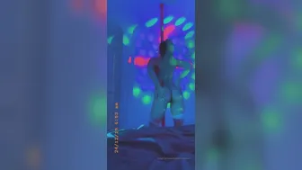 breelouisexoxo onlyfans playing with a vibrator