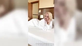 olyriaroy onlyfans blonde fucking with a sweetheart