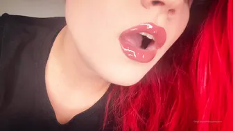 raquelroperxx onlyfans cute slut caresses intimate places