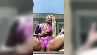 queensavagedoll_I onlyfans mature babe jerks both holes