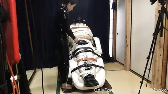 mistresshinako onlyfans grade skin rubs tits