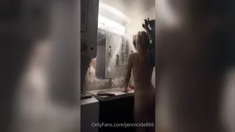 madicollinsxo onlyfans gripping nipple masturbates wet wrap