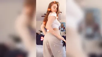 marymoodyxxx onlyfans naughty babe puts big tits