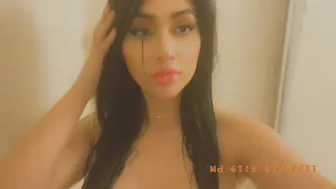 lilianaheartsss onlyfans hot lady squeezes tits in the kitchen