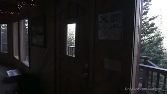 leahgotti___ onlyfans crazy chick fondles her cunt by hand