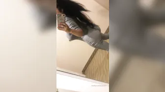 jaylenerio onlyfans teasing his gap with her middle finger