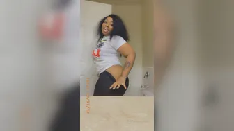 diorlips onlyfans  cam girl  masturbates shaved vagina