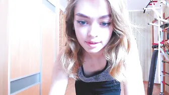 vikki_walker chaturbate Busty Asian passionately fucks with a guy