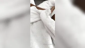 diorlips onlyfans alluring woman shows vulgar essence
