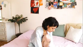 naughty_trish chaturbate slutty female gently pulls pussy