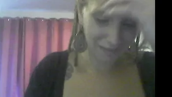 rastaprincess007 chaturbate green haired sweater cuddles