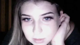 mcinnamonsxo chaturbate fucks herself in pussy