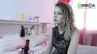 sweet_oh chaturbate a cool lady is dancing a striptease slowly