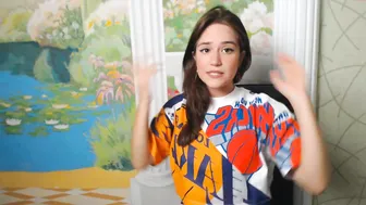 avroraharper chaturbate caresses the clitoris under the table