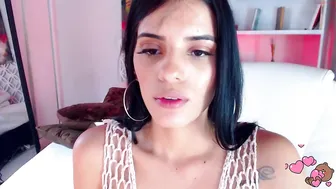 nicole_keith chaturbate pretty lady puts on juicy vagina