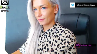 debralee chaturbate slutty babe bares big tits