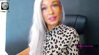debralee chaturbate slutty babe bares big tits