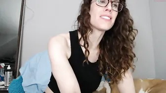 wetsparkles chaturbate sexy hottie fucks both holes