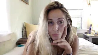 natashahazee chaturbate cute slut caresses the vagina with fingers