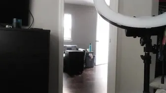 wetsparkles chaturbate a woman with a wide pelvis gets shaved cunt