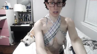 wetsparkles chaturbate cute chick gently pulls pussy
